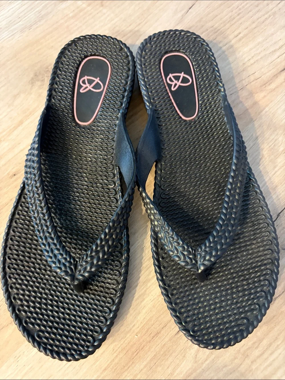 WOMENS BLACK MASSAGE FLIP FLOP SANDALS TEXTURED ACUPRESSURE COMFORT THONG SZ 7/8